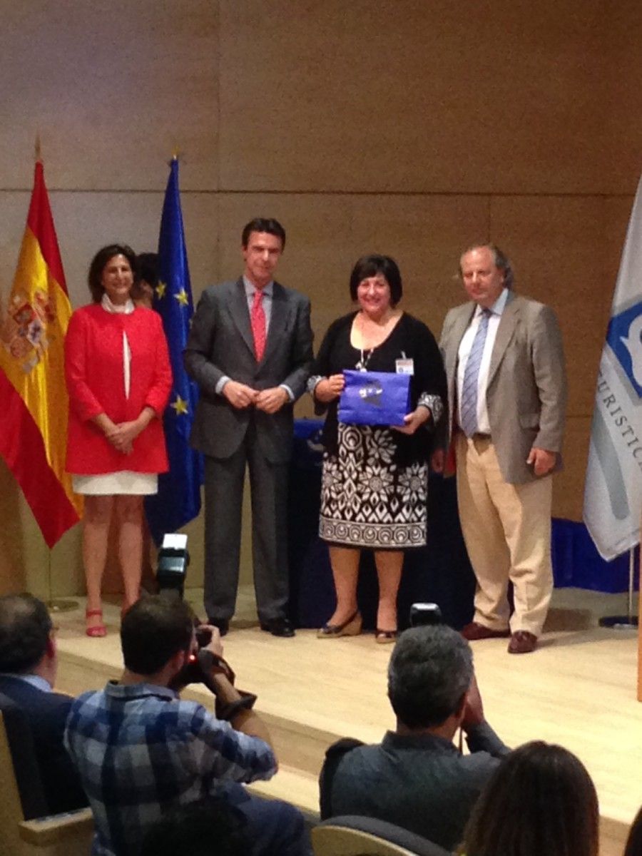 O ministro de Industria e Turismo entregou á alcaldesa en Sanxenxo o distintivo de calidade