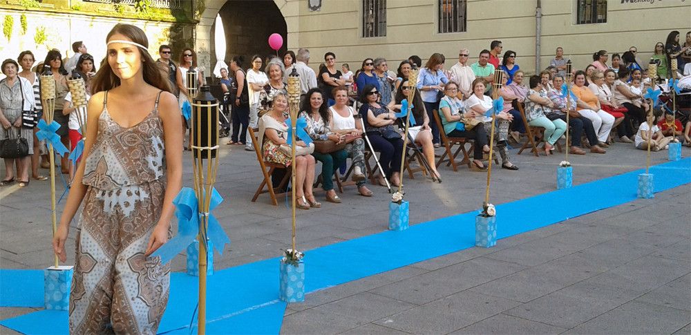 Desfile de moda en la plaza de Méndez Núñez