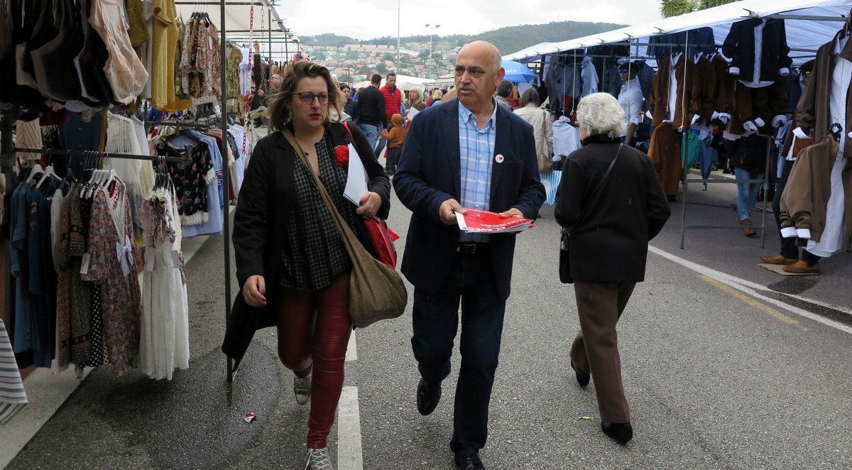 Tino Fernández visita o mercado ambulante no Recinto Feiral
