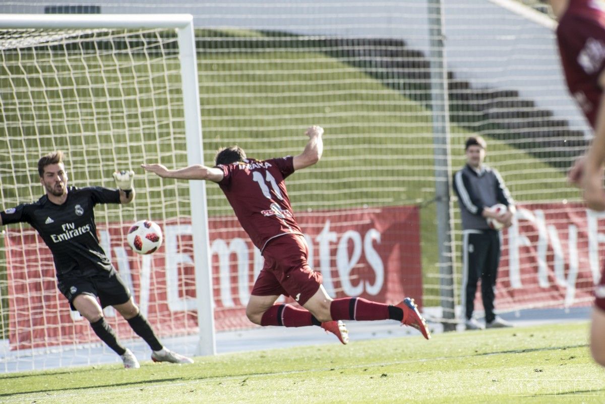 Remate de Arruabarrena que significou o gol do triunfo do Pontevedra en Valdebebas