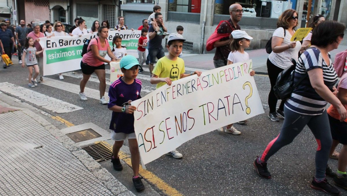Veciños de Monte Porreiro e Barro piden que se manteña o servizo de pediatría nos seus centros de saúde