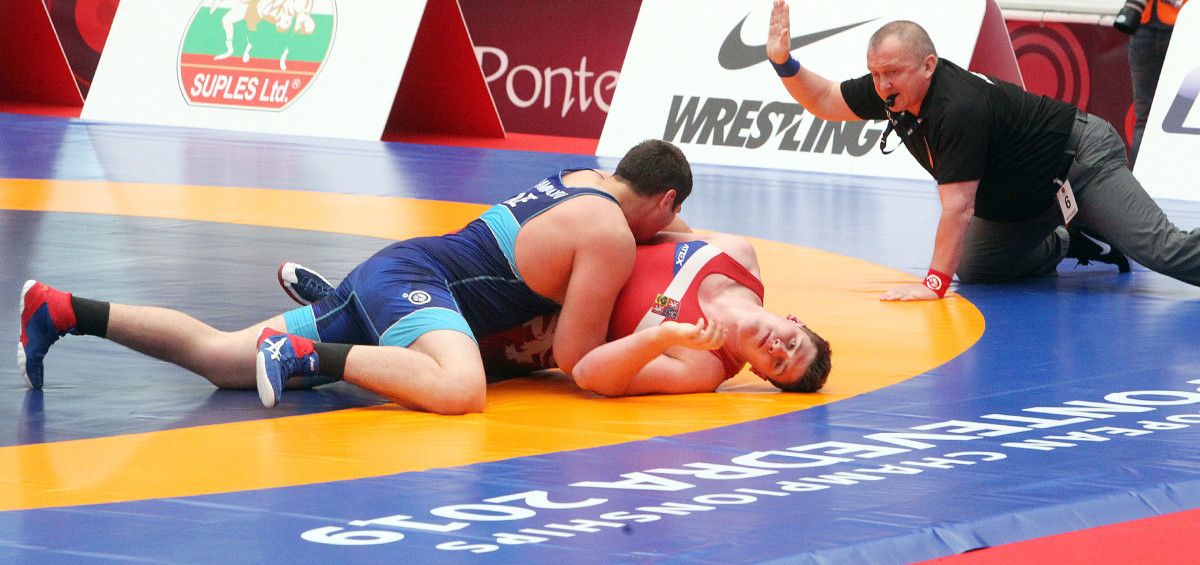 Primera jornada del Campeonato de Europa Júnior de Luchas Olímpicas en Municipal