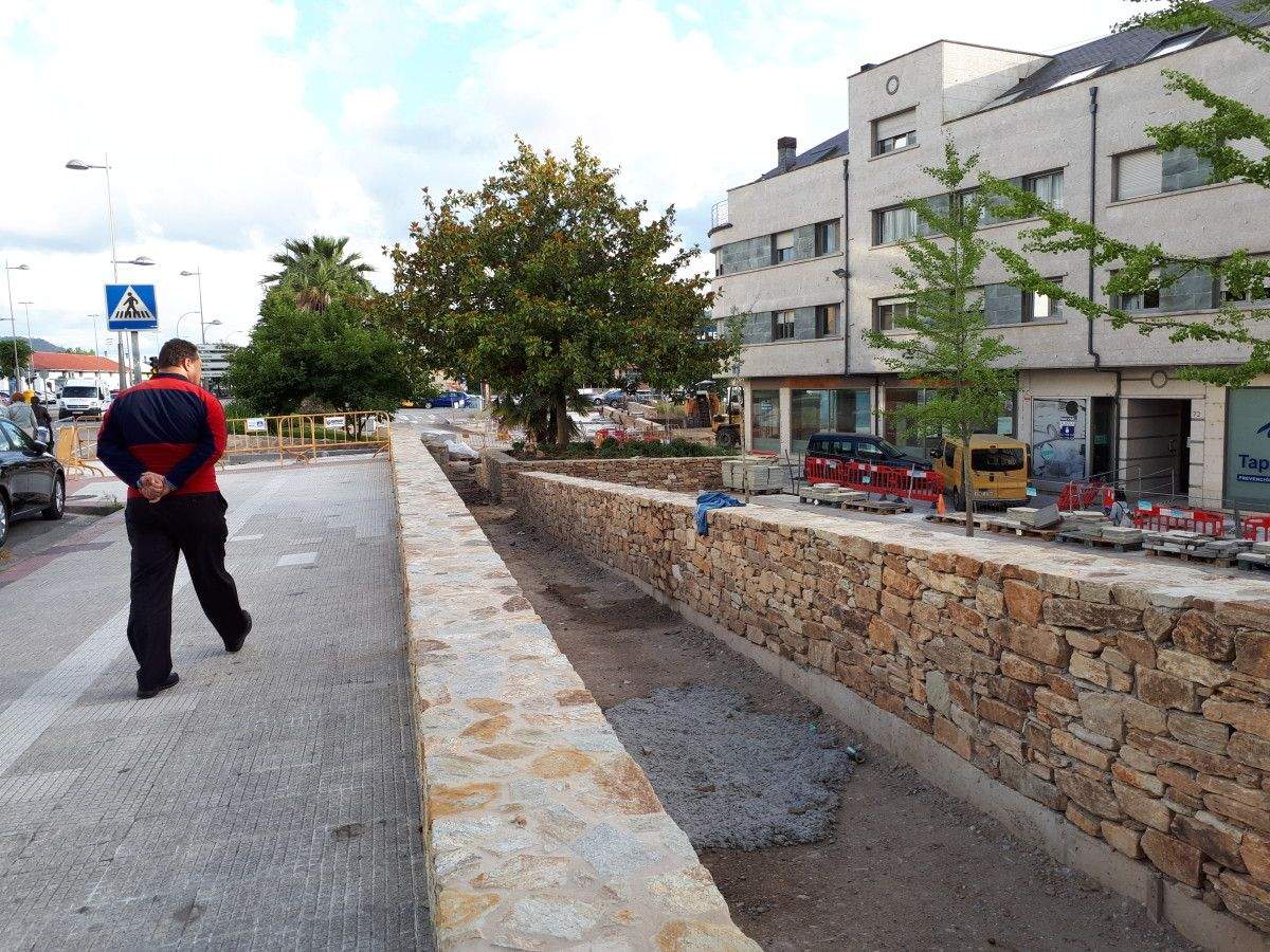 Obras na praza do Gorgullón, fronte a Vialia