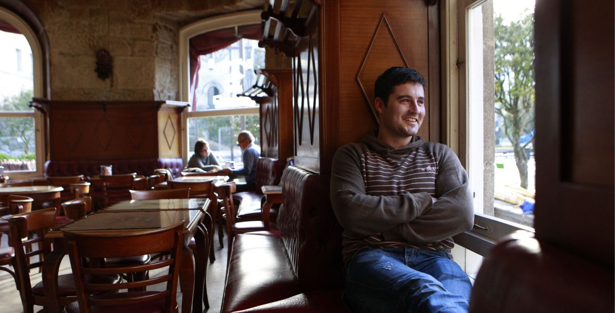 David Cal, deportista español con más medallas olímpicas, en la cafetería Carabela de Pontevedra