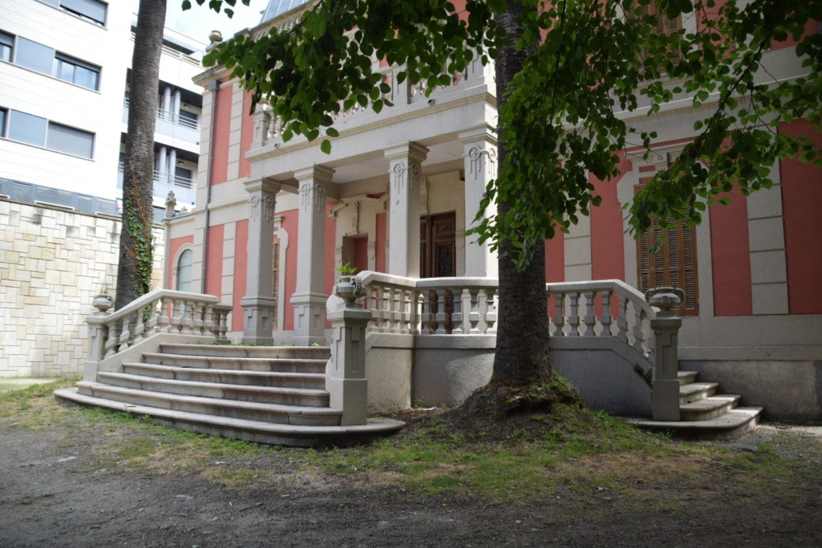 Acceso ao Pazo Besada