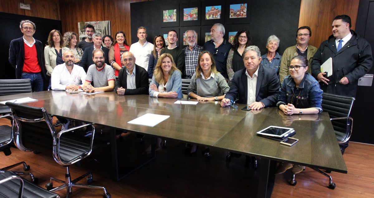 Sesión extraordinaria de la corporación municipal para cerrar actas
