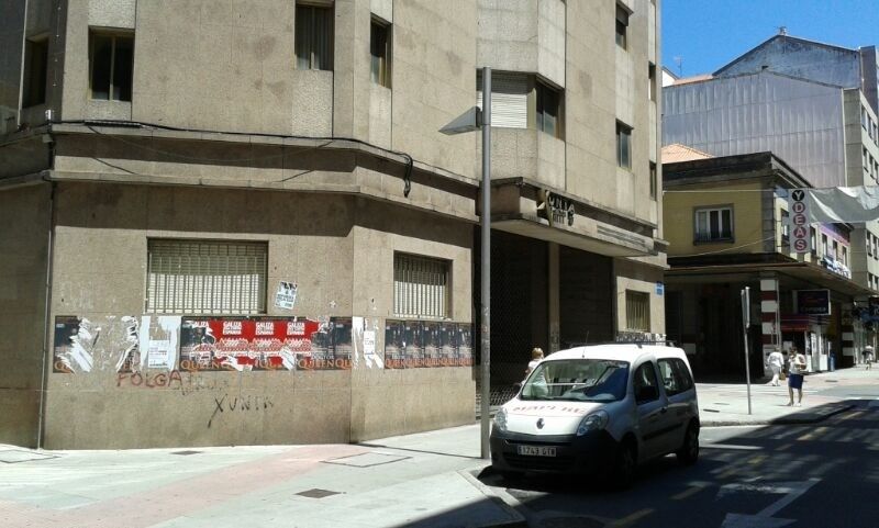 Antiguo edificio administrativo de la Xunta en la calle Benito Corbal