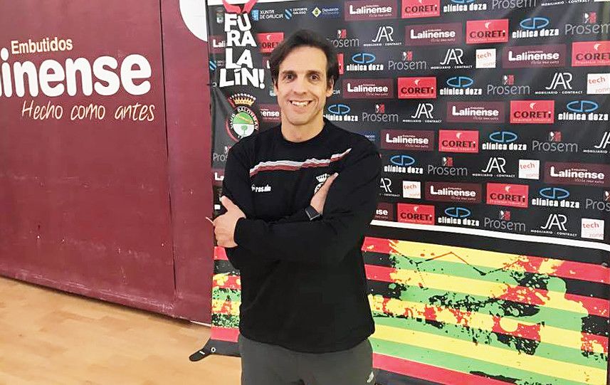 Emilio Pintos 'Milucho' na súa etapa no Balonmán Lalín