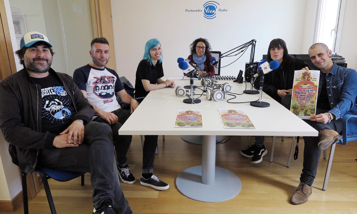 Organizadores y participantes del Surfing the Lérez en PontevedraViva Radio
