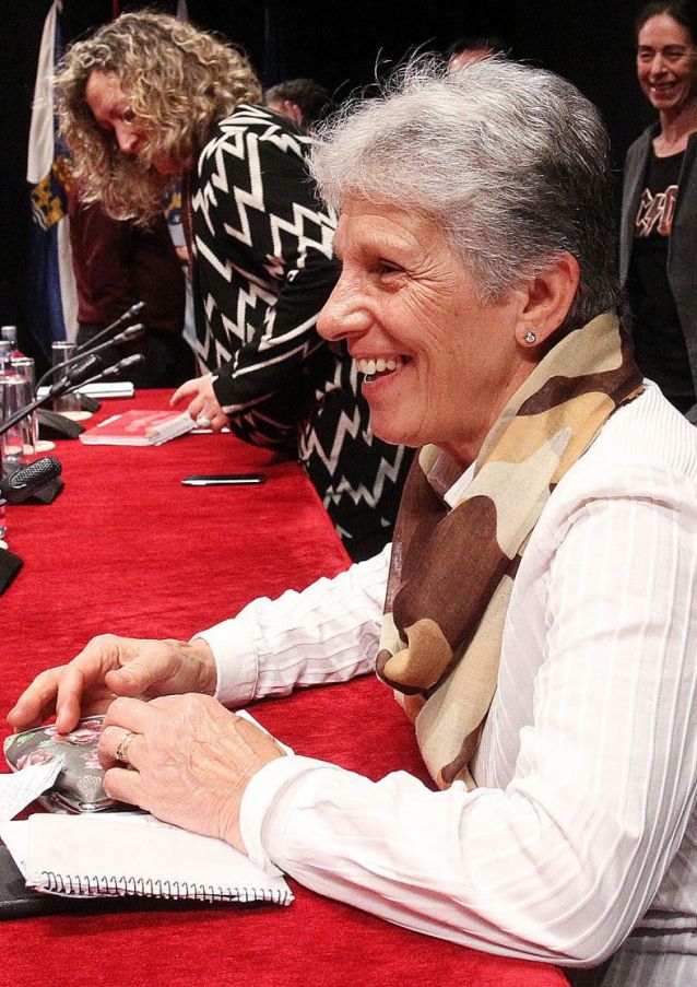 Pilar Comesaña, na súa etapa de concelleira, nun pleno