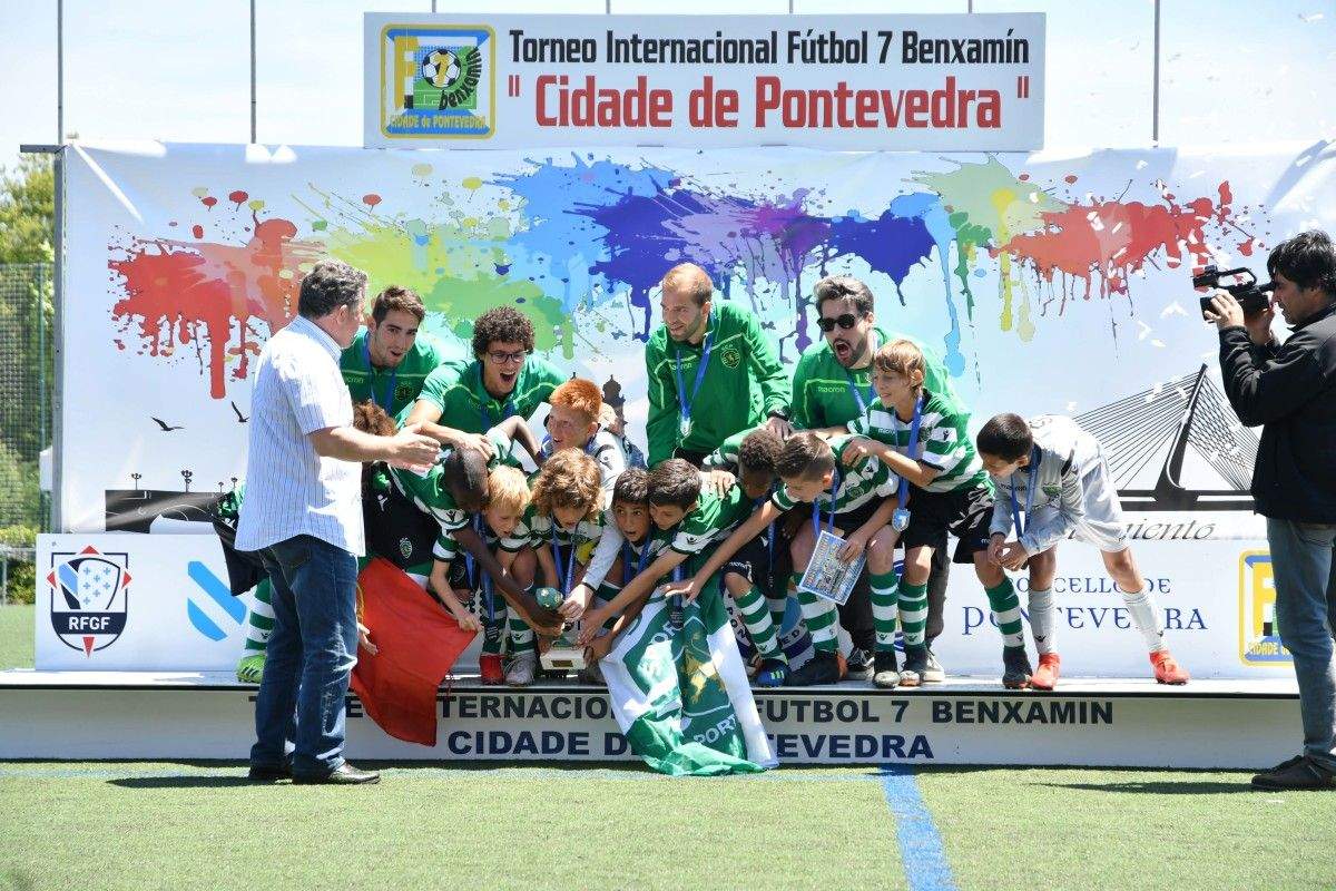 Final y entrega de Trofeos del "XXI Torneo Internacional de Fútbol-7 Benxamín Cidade de Pontevedra"