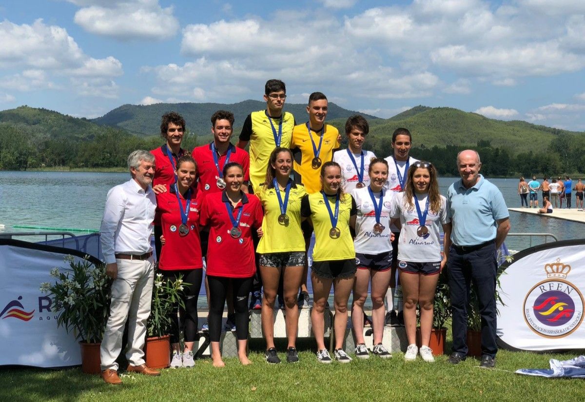 Relevo del Galaico (izquierda), en el podio del Campeonato de España de Aguas Abiertas