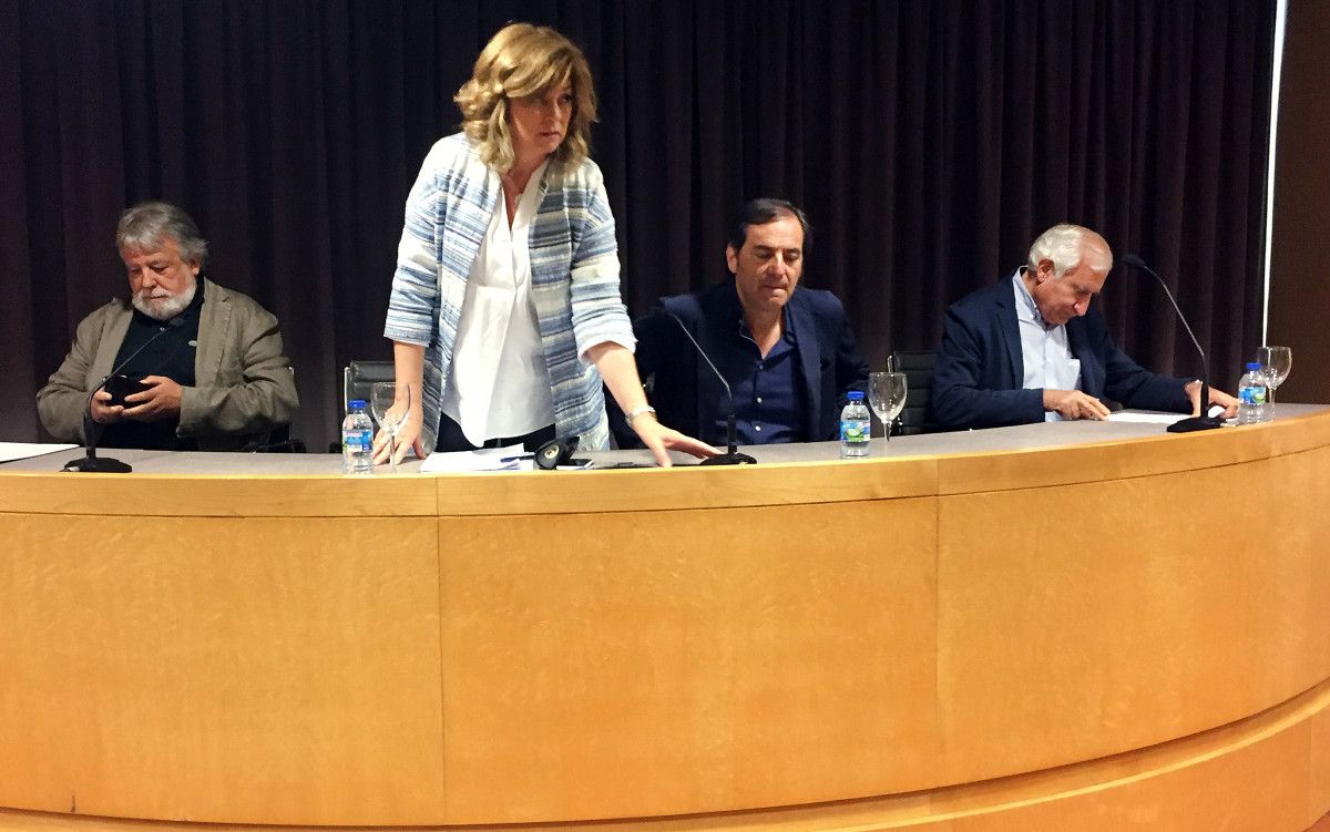 El jurado de los premios Julio Camba y Francisco Fernández del Riego elige a sus ganadores