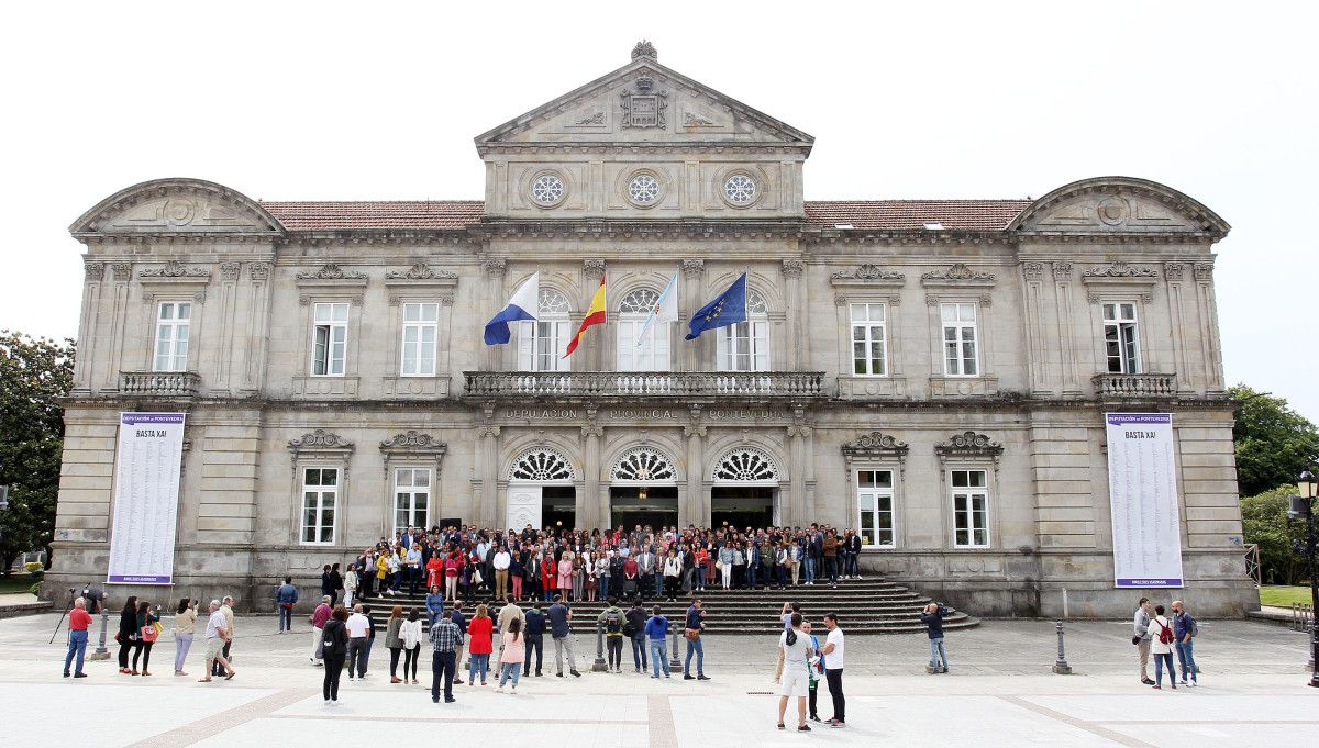 Concentración '1.000 nomes contra o machismo' ante o Pazo Provincial