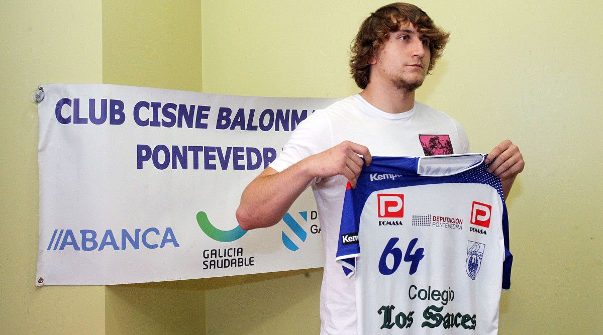 Iván Calvo, na súa presentación como xogador do Cisne