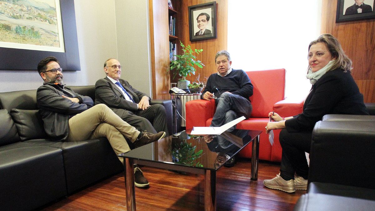 Xuntanza do reitor Manuel Reigosa con Miguel Anxo Fernández Lores