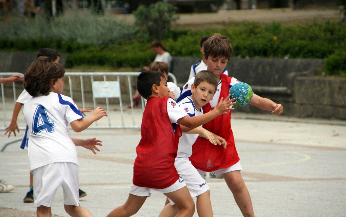 Torneo de balonmano en la calle organizado por el Cisne