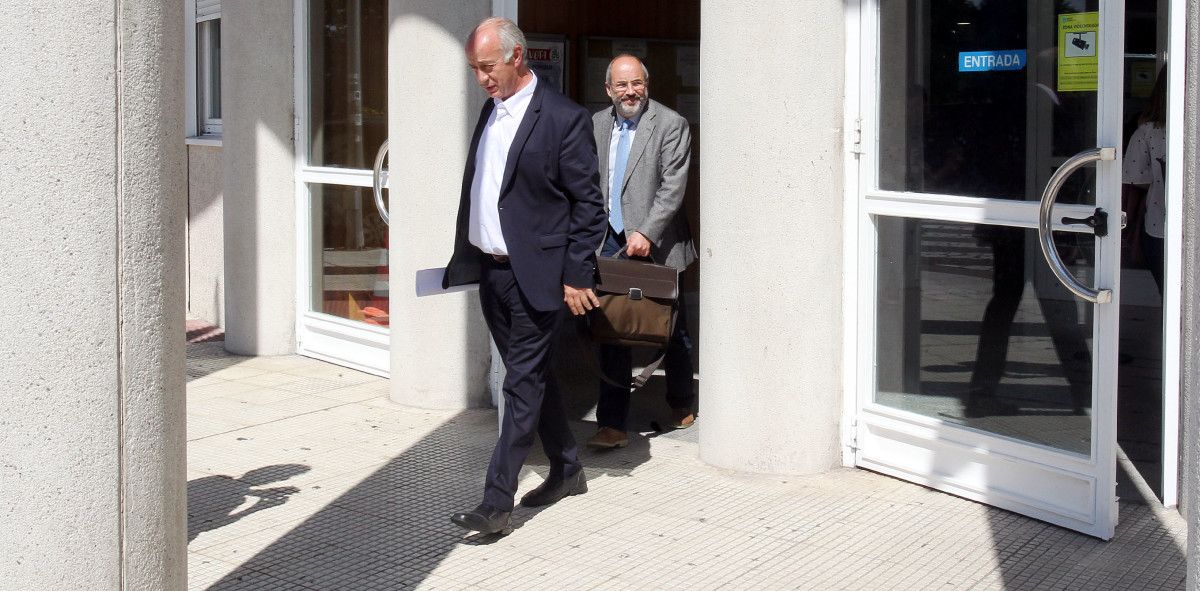 Gonzalo Durán, alcalde de Vilanova, á súa saída dos xulgados da Parda