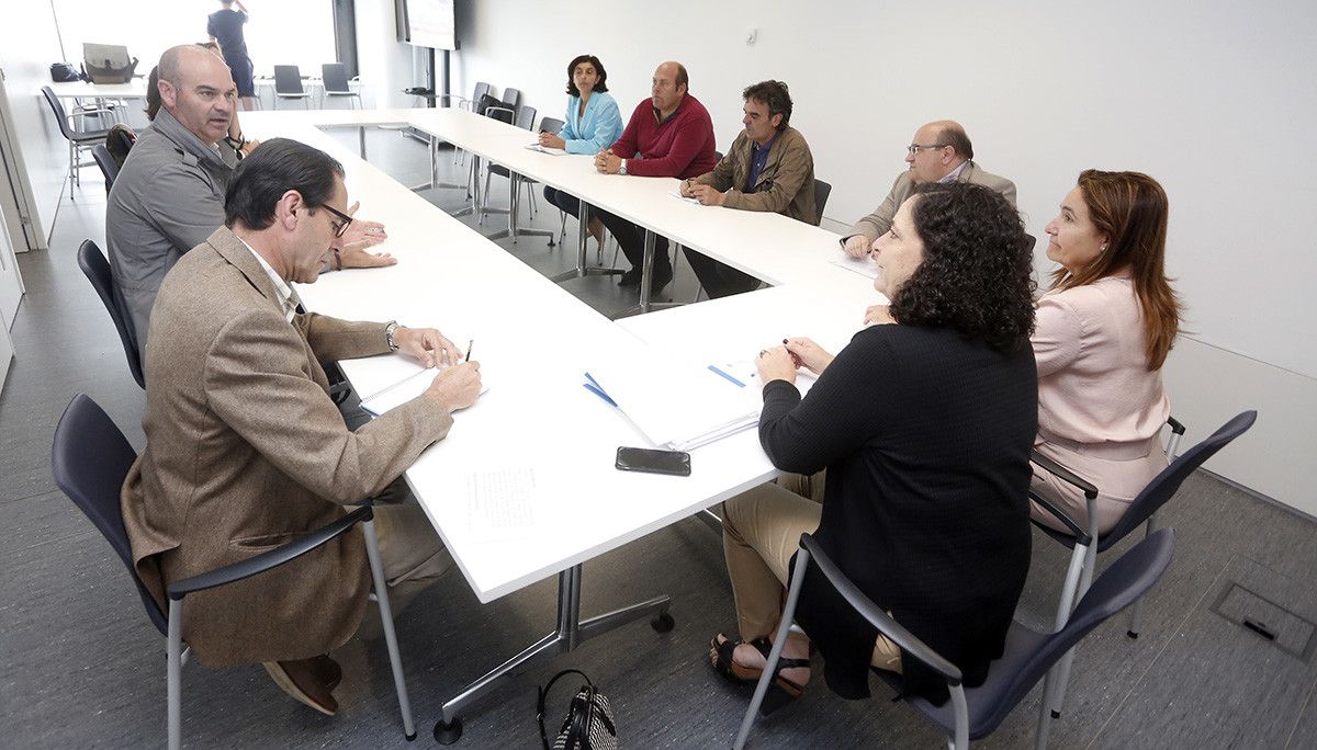 Reunión de la Xunta con el Concello de Bueu y vecinos de la isla de Ons
