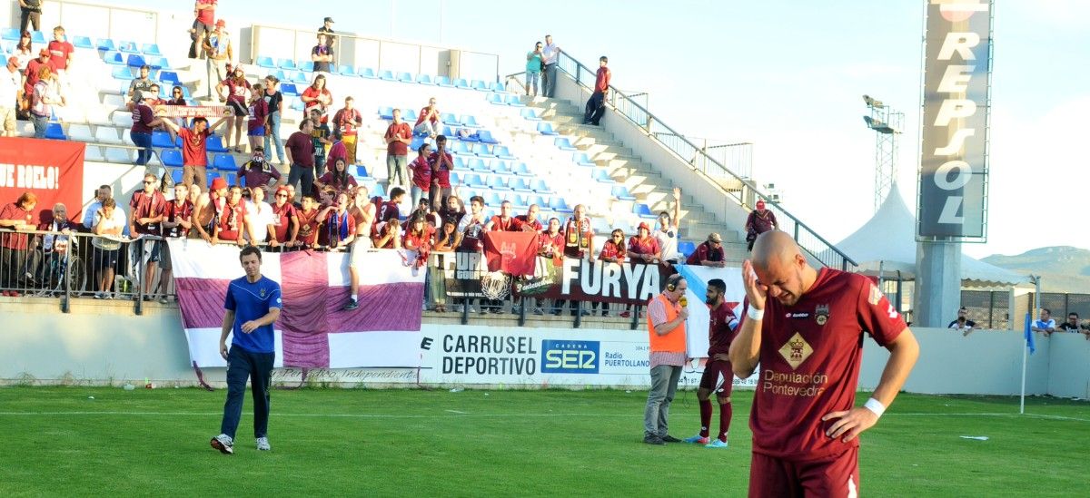 Kevin se lamenta del ascenso perdido al finalizar el partido en Puertollano