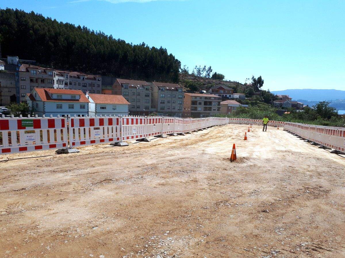 Vial de la rotonda de Rabo do porco en la PO-308, en Raxó