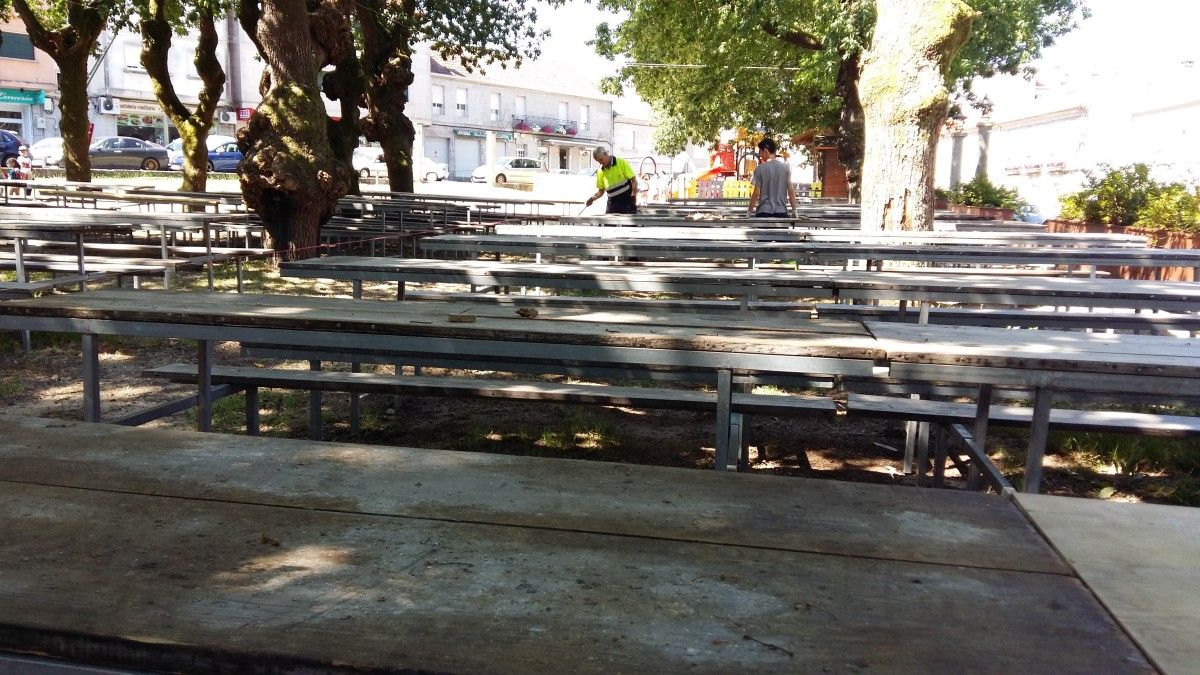 Montaxe de cara á celebración da 50 Festa do Carneiro ao Espeto