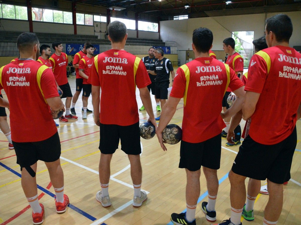 Adestramento da Selección Española Júnior de balonmán previo ao Mundial de Pontevedra