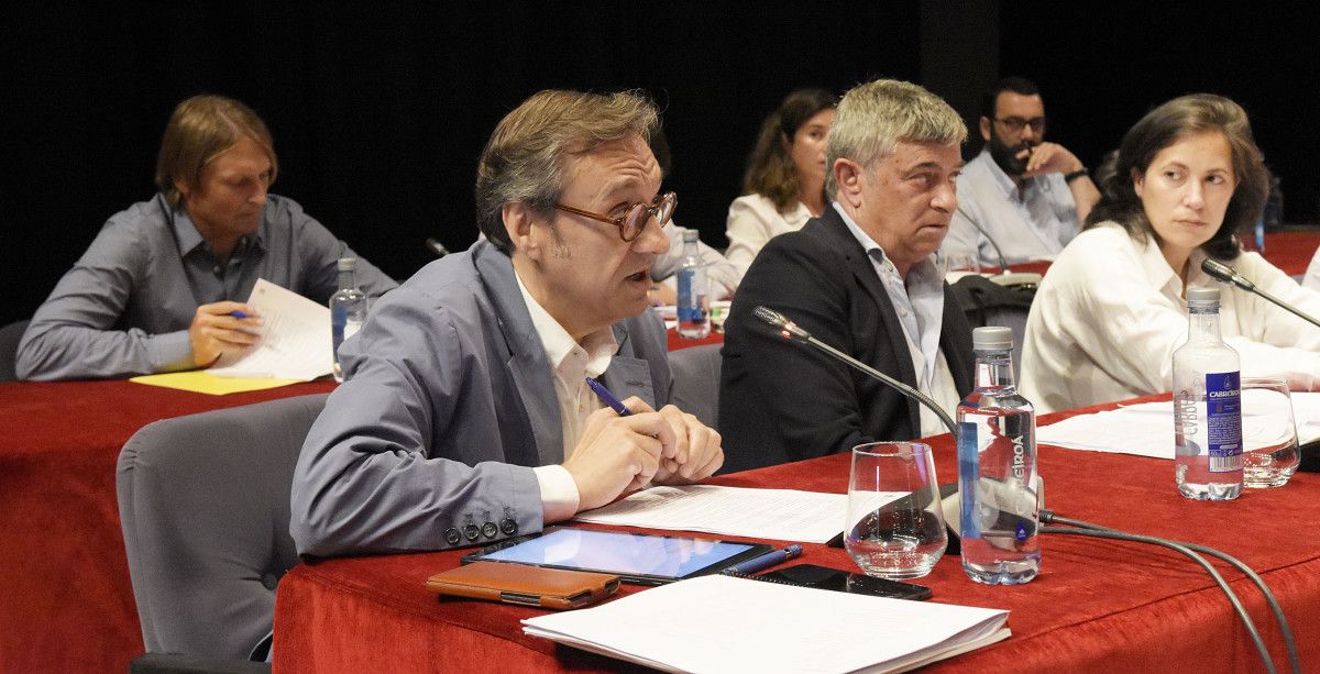 Goyo Revenga, en el pleno municipal en el Teatro Principal