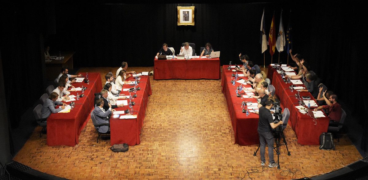 Pleno municipal no Teatro Principal