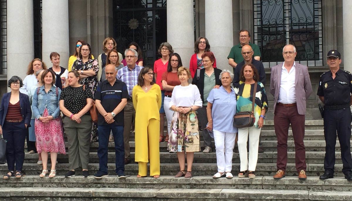 Concentración por el crimen machista de Vilalba ante la Subdelegación del Gobierno de Pontevedra