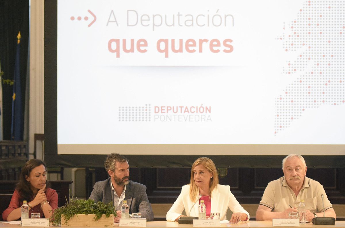 Encuentro de alcaldes y alcaldesas de la provincia en la Deputación de Pontevedra