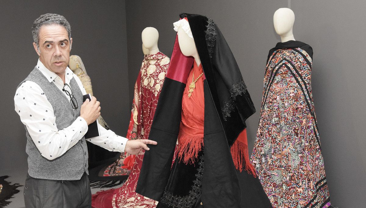 Inauguración de la exposición 'Galicia, terra dos mil panos'