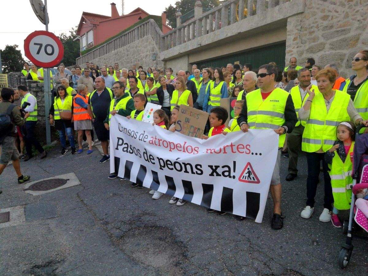 Concentración en Chancelas para reclamar pasos de peóns na PO-308