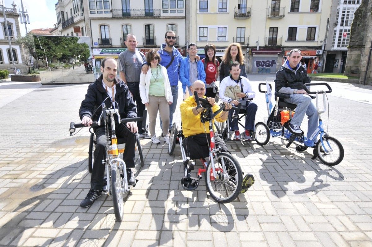 Amizade realiza una jornada de bicicletas adaptadas