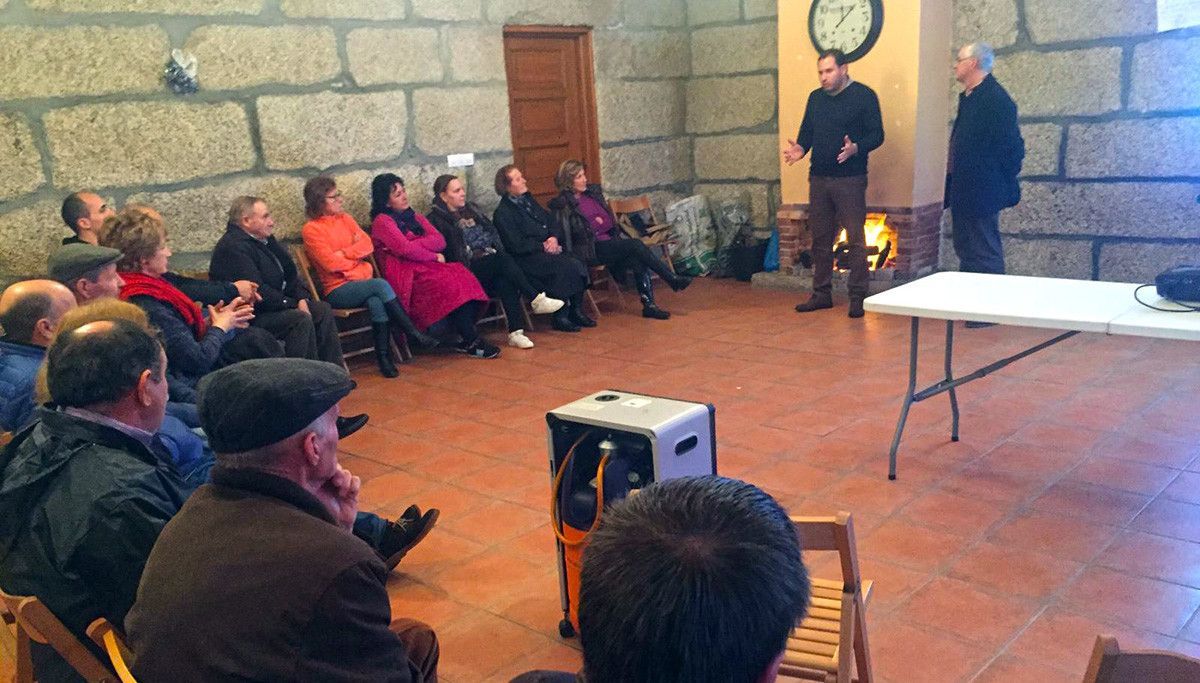 Reunión por la cesión de terrenos para la carretera Peso-Caroi