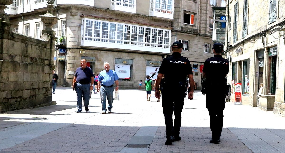 Policía Nacional patrulla por la Peregrina