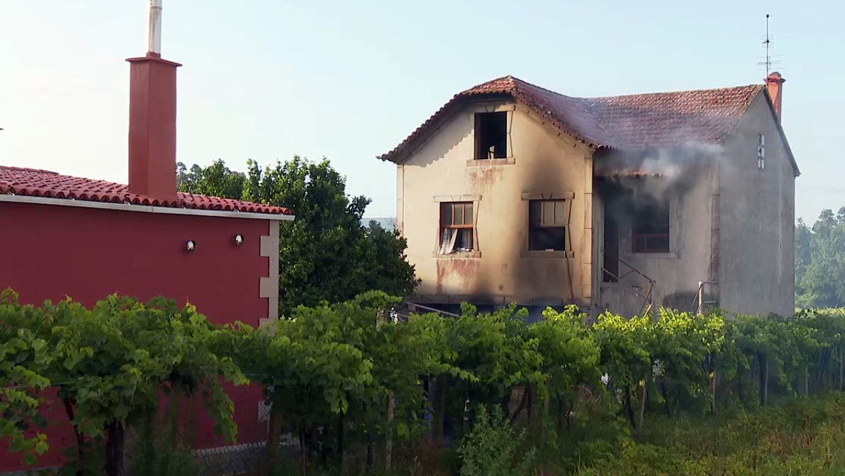 Casa incendiada en Corvillón (Cambados)
