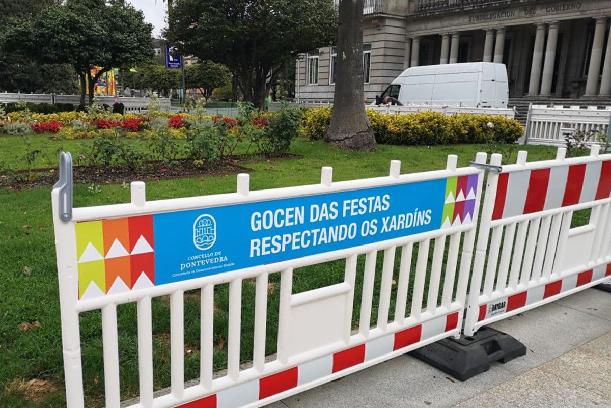 Valos nas zonas verdes da Praza de España con motivo das Festas da Peregrina
