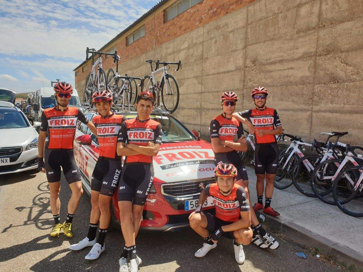 Equipo del Súper Froiz en Asturias
