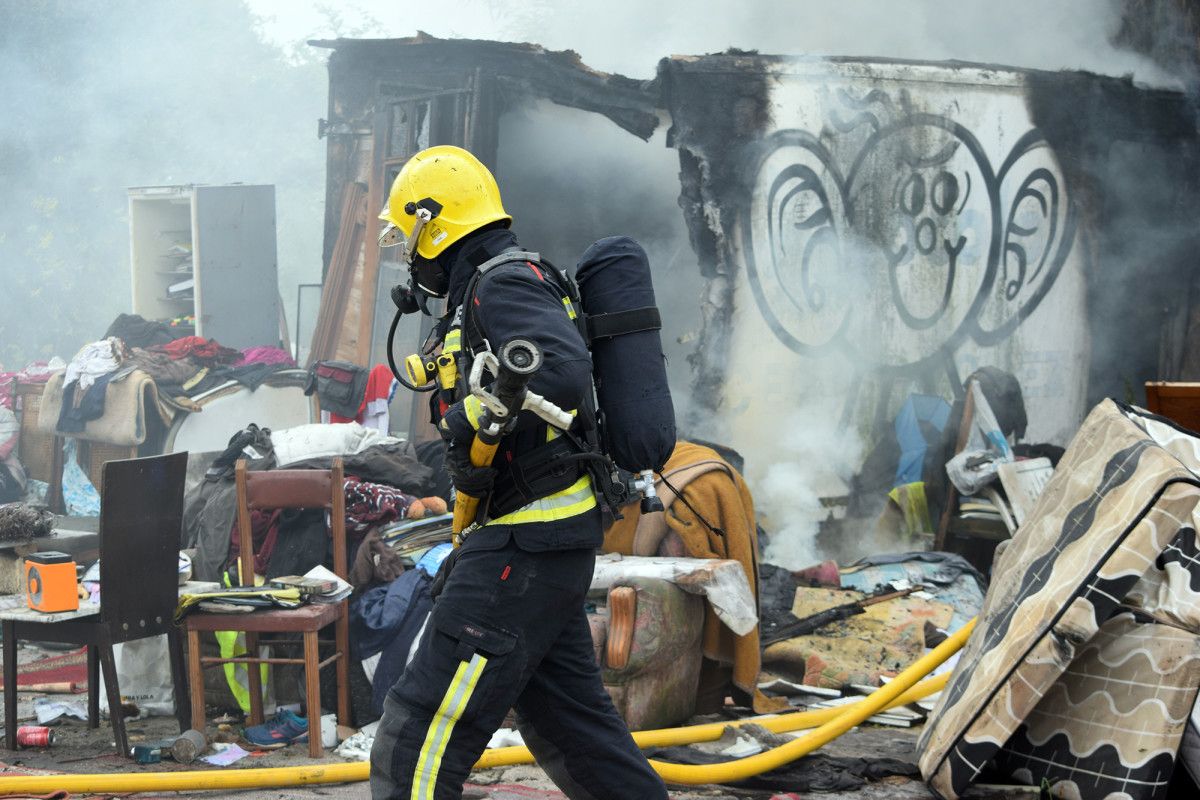 Incendio na rúa Rosalía de Castro