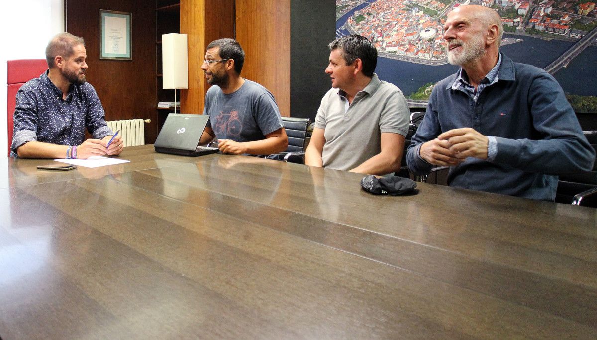 Reunión do concelleiro Iván Puentes coa asociación Pedaladas
