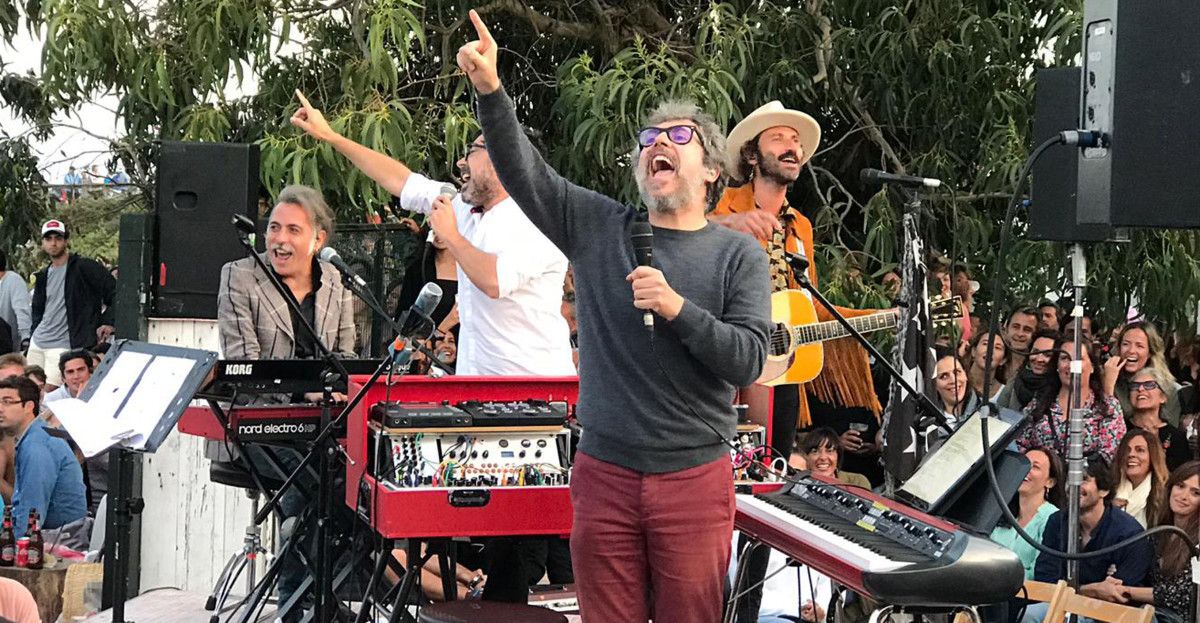 Concierto de Iván Ferreiro y Leiva en El Náutico de San Vicente do Mar