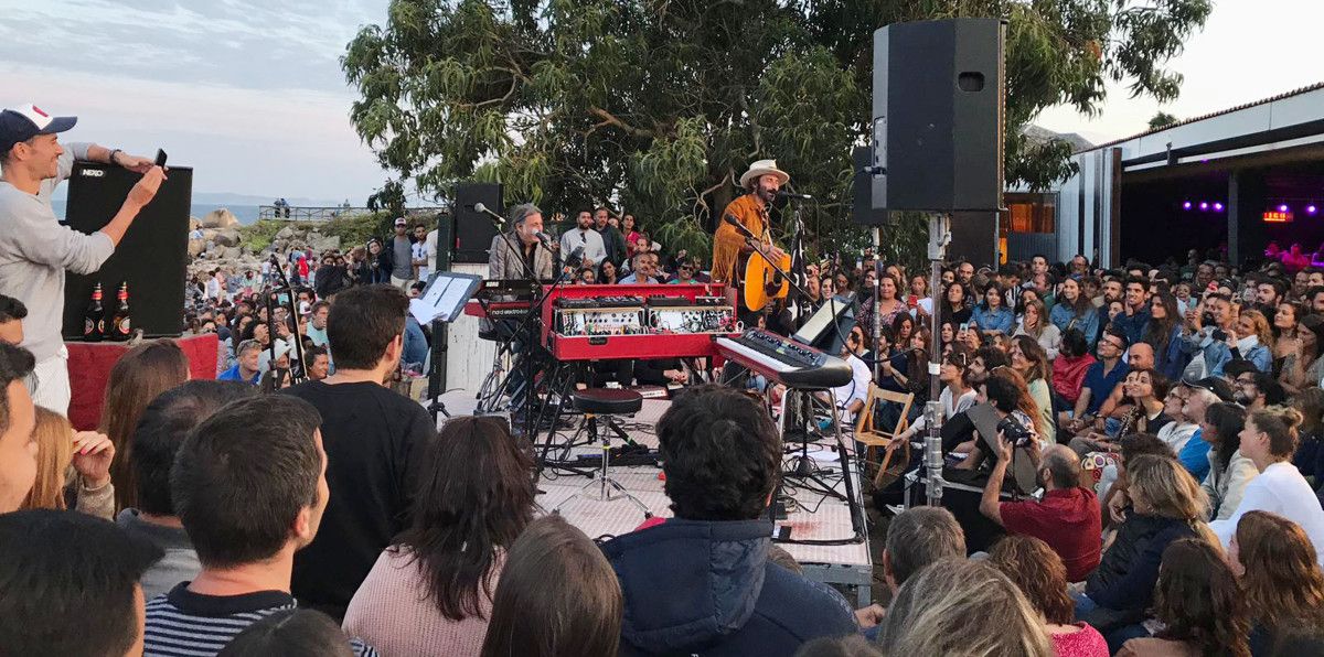 Concierto de Iván Ferreiro y Leiva en El Náutico de San Vicente do Mar