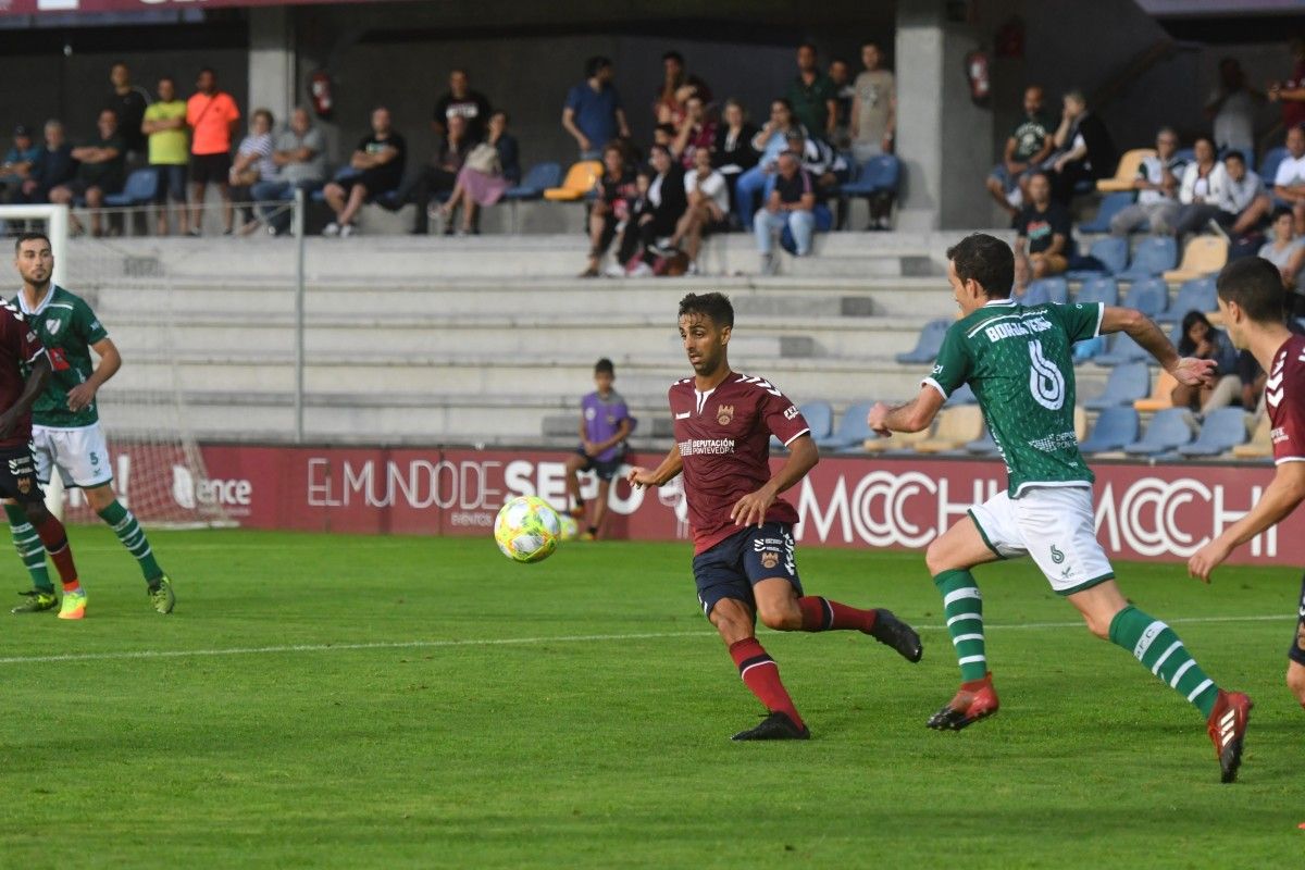 O Pontevedra vence ao Coruxo no primeiro partido de liga