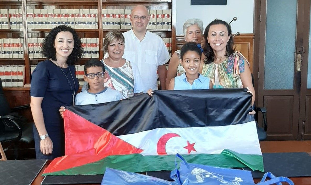 Recepción del Concello de Marín a las familias acogedoras del programa "Vacaciones en paz"