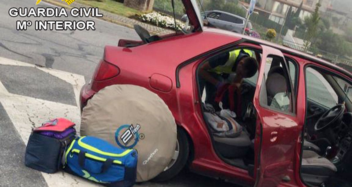 Actuación de la Guardia Civil en Poio durante el Armadiña Rock