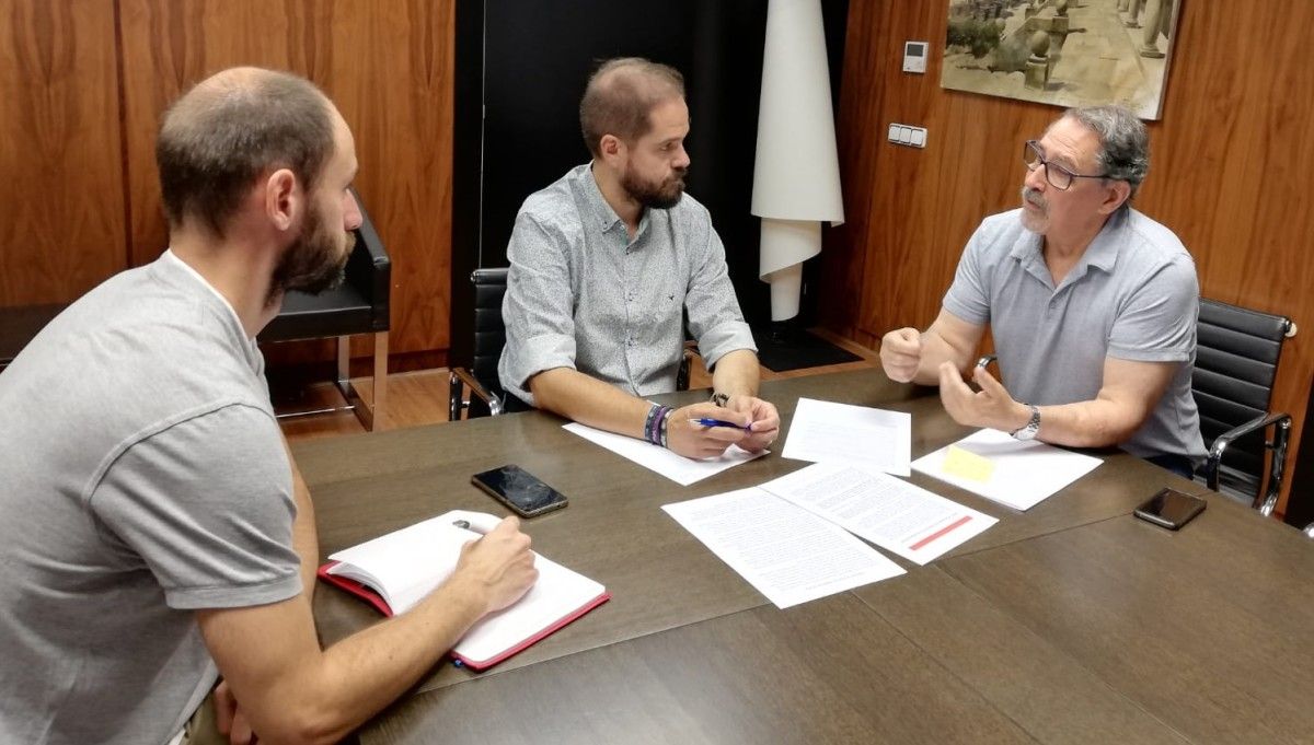 Reunión del concelleiro de Medio Natural con representantes de la APDR