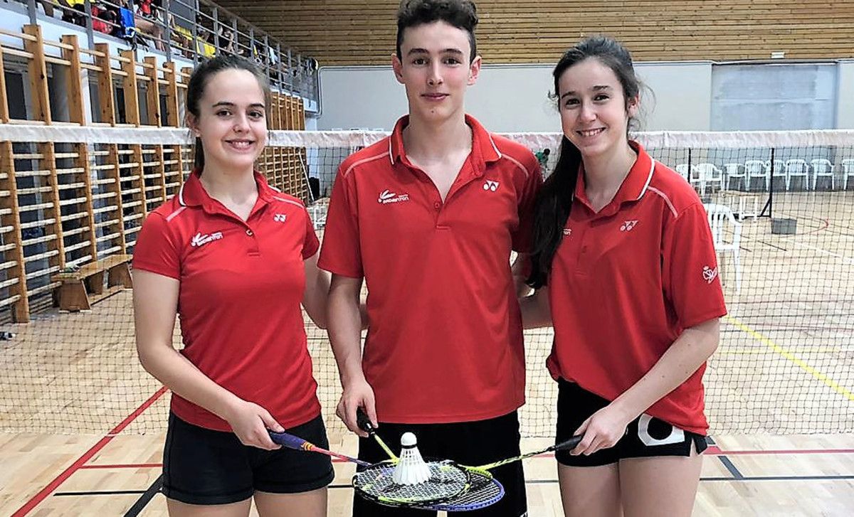 Os volantistas do CGTD, Lucía Rodríguez, Ania Setién e Jacobo Fernández; participan no Europeo sub 17