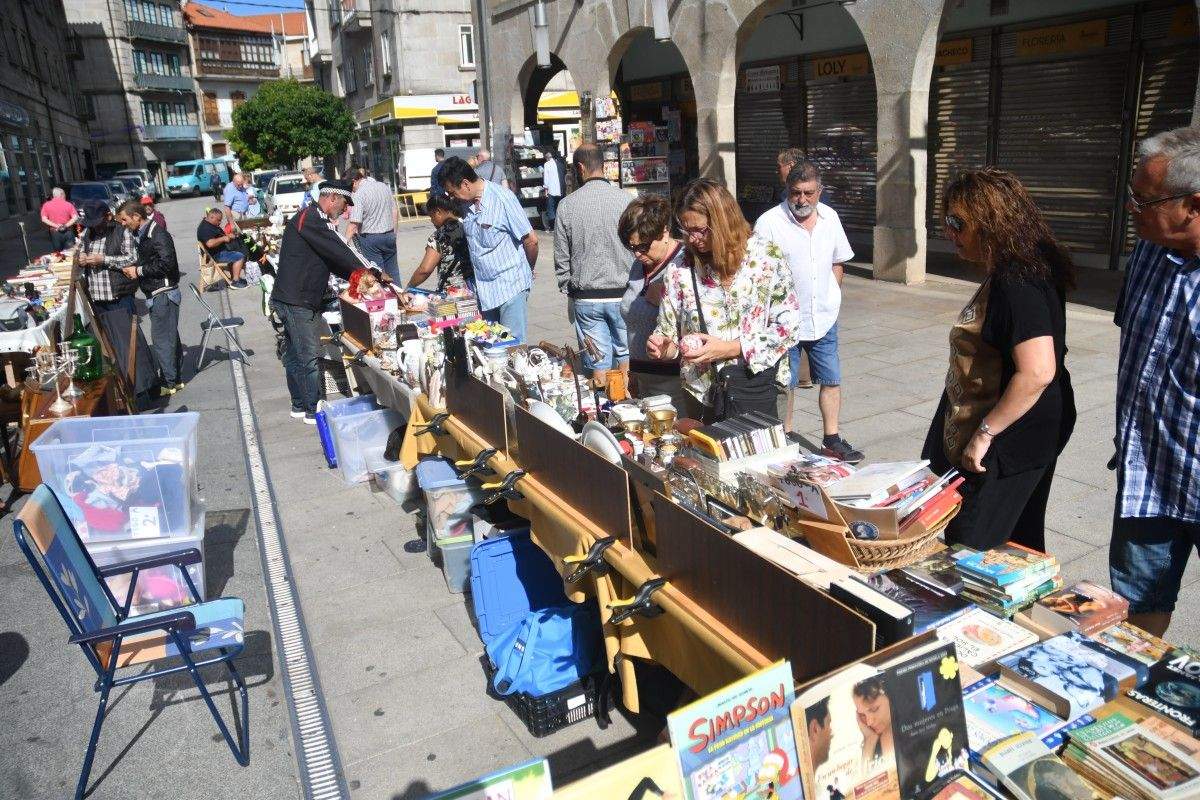Mercadillo de antigüedades en la calle Sierra