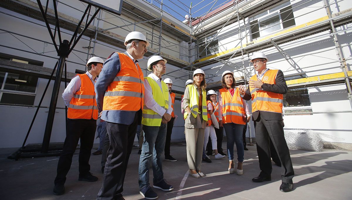 Visita da conselleira de Educación, Carmen Pomar, ás obras do IES Illa de Tambo